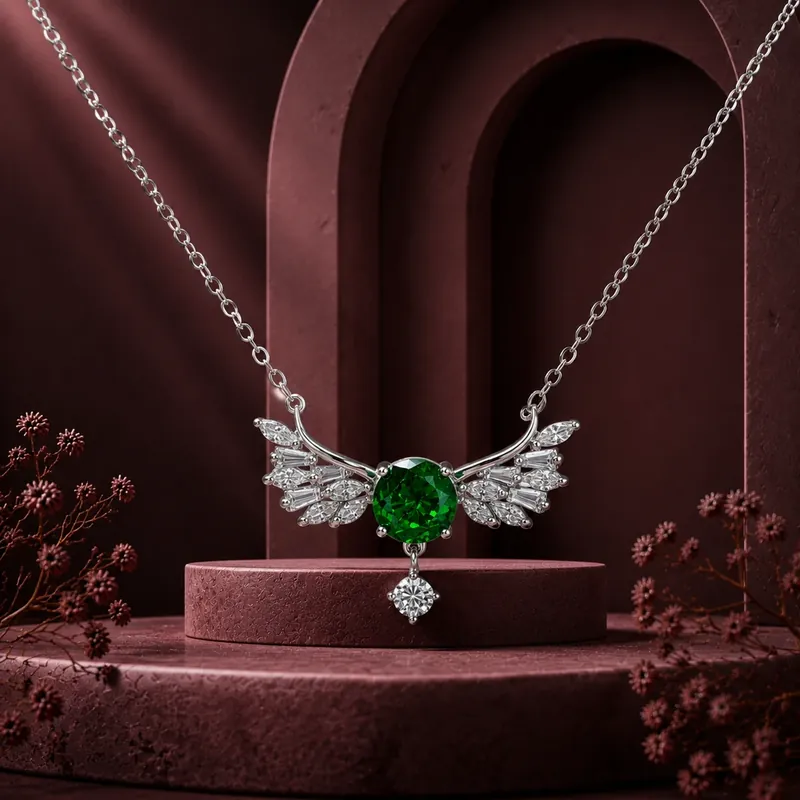 گردنبند-نقره-زنانه-بال-فرشته-با-نگین-سبز